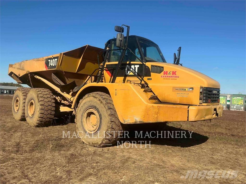 CAT 740 Dumper - Knickgelenk