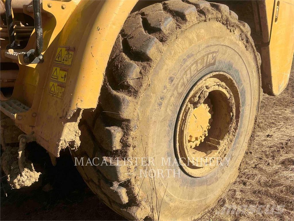 CAT 740 Dumper - Knickgelenk