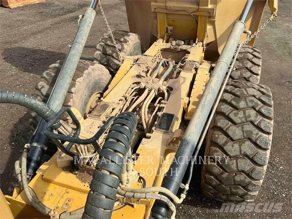 CAT 740 GC Dumper - Knickgelenk
