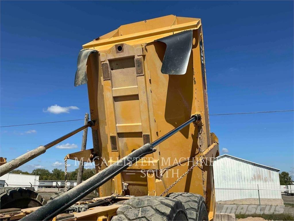 CAT 740 GC Dumper - Knickgelenk