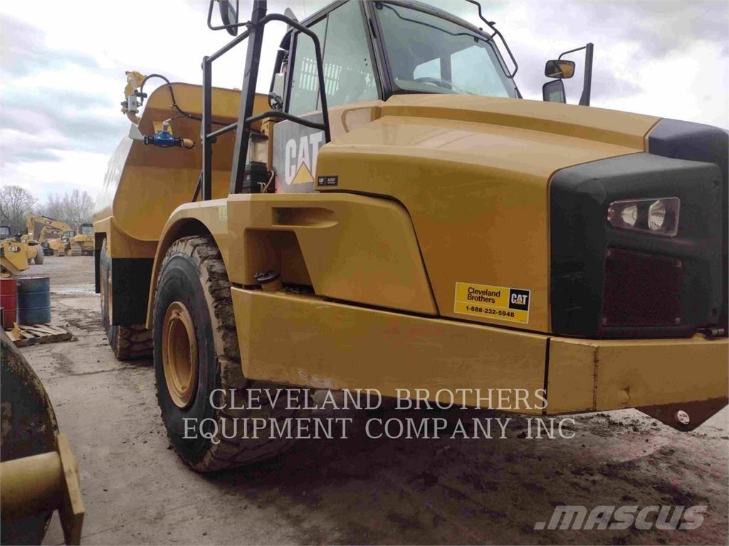CAT 740B Wassertanker