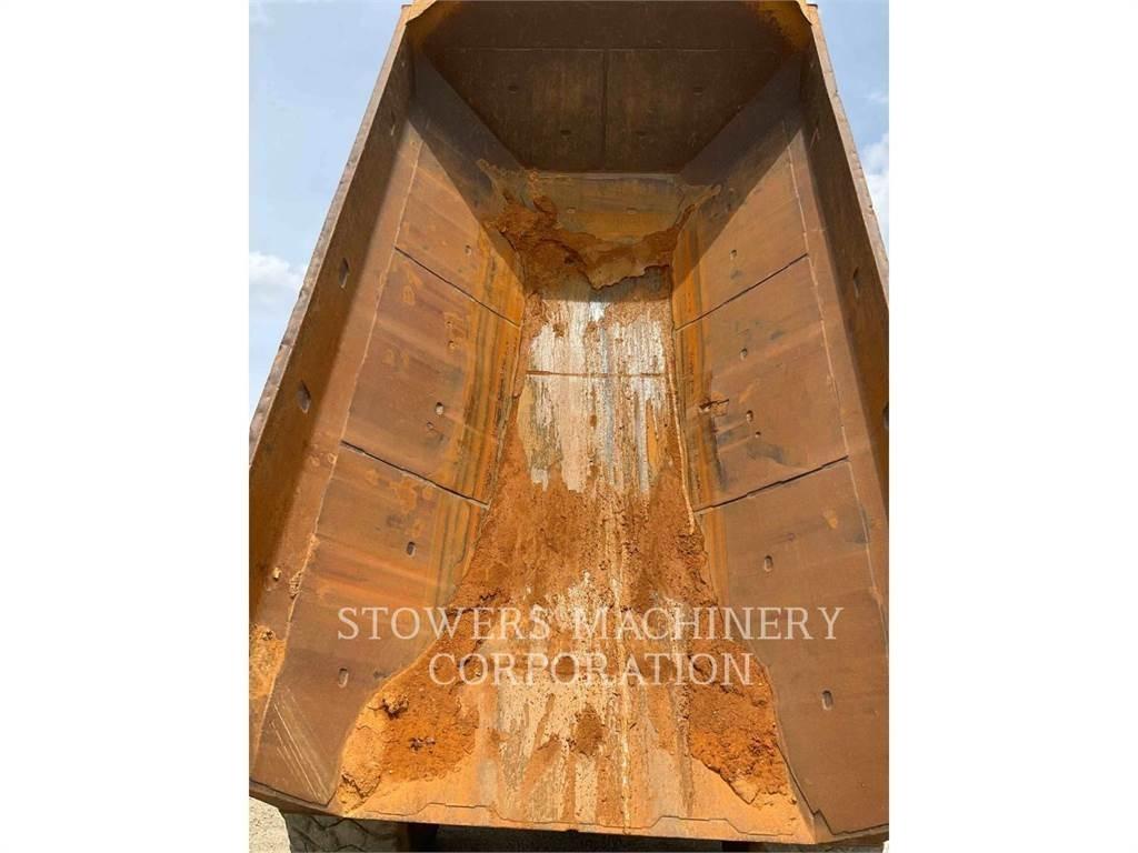 CAT 740B Dumper - Knickgelenk