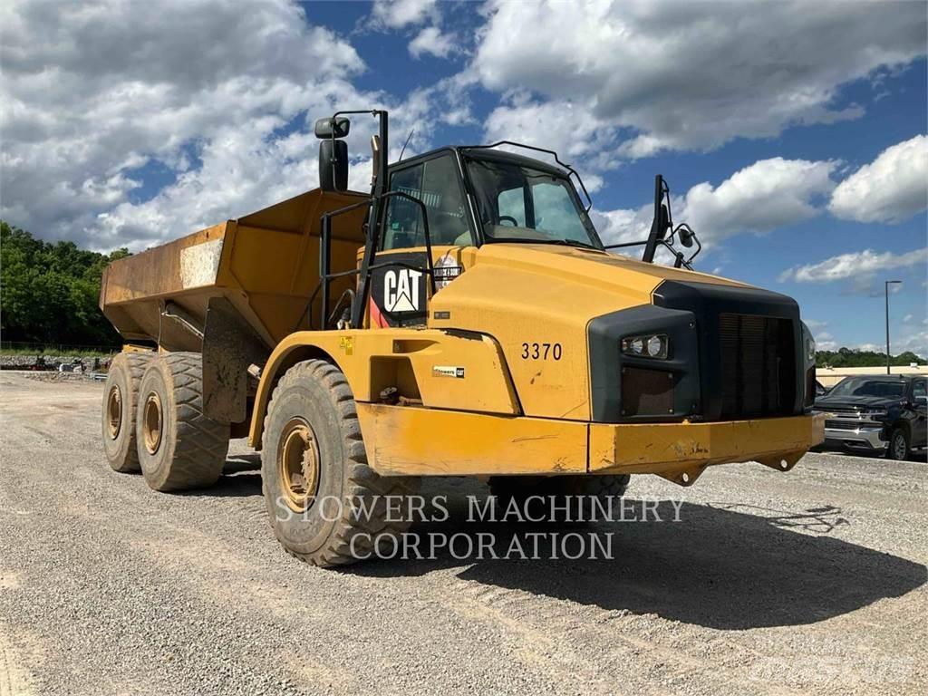 CAT 740B Dumper - Knickgelenk