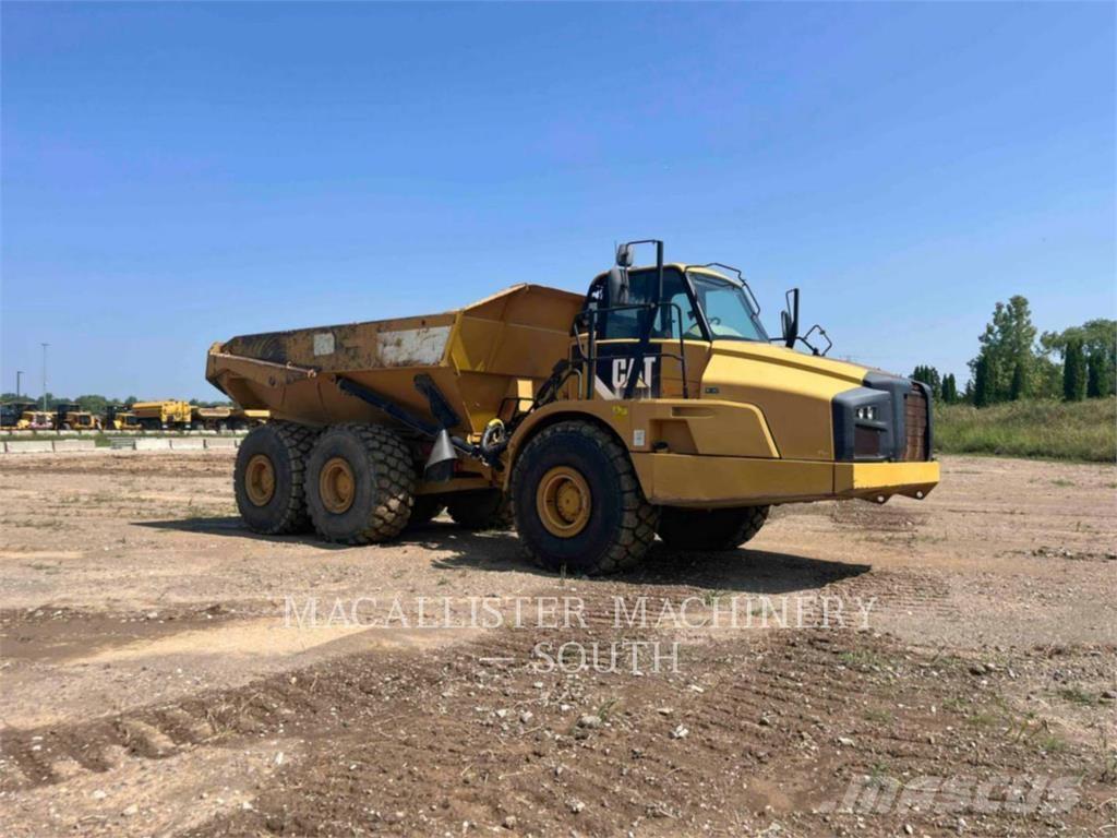 CAT 740B Dumper - Knickgelenk