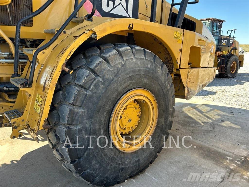 CAT 740B Dumper - Knickgelenk