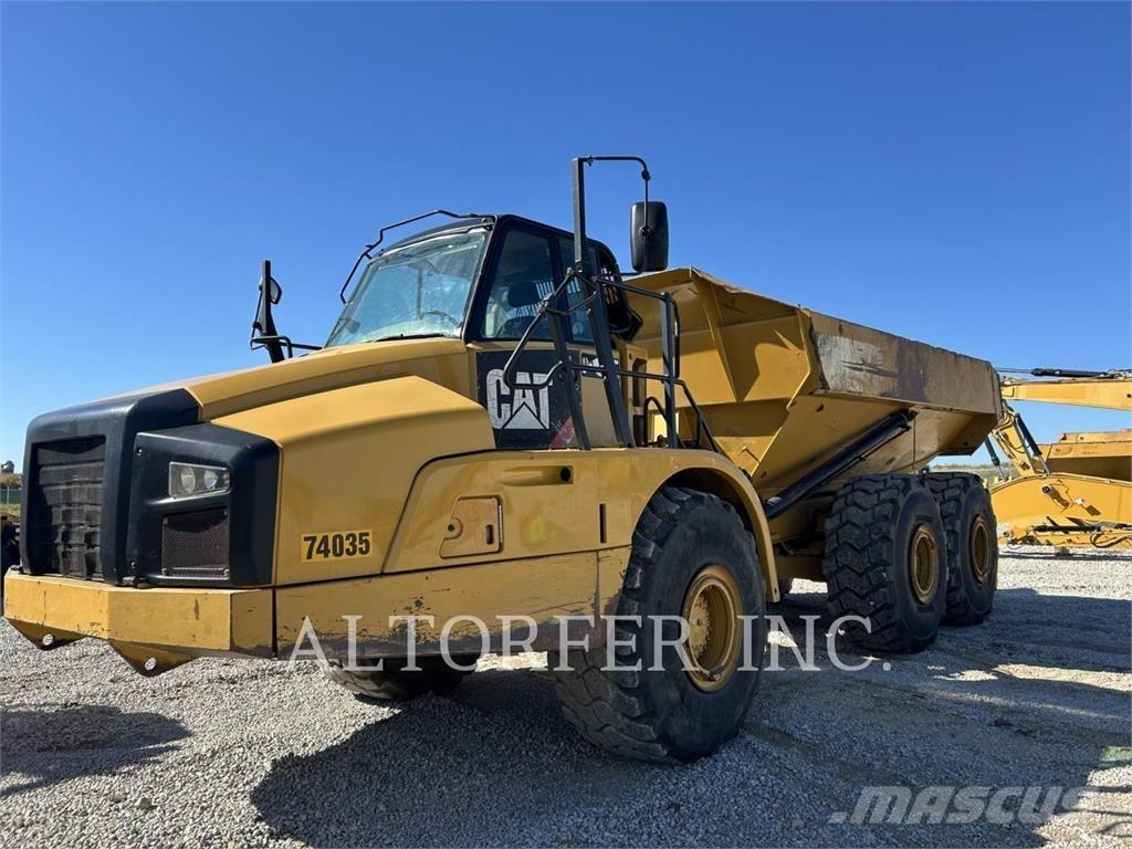CAT 740B Dumper - Knickgelenk