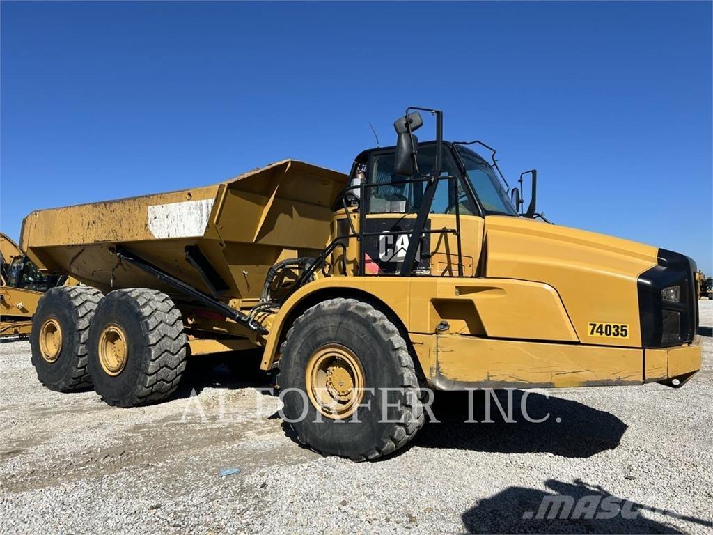 CAT 740B Dumper - Knickgelenk