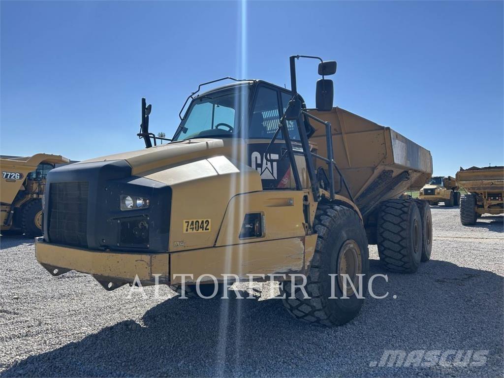 CAT 740B Dumper - Knickgelenk