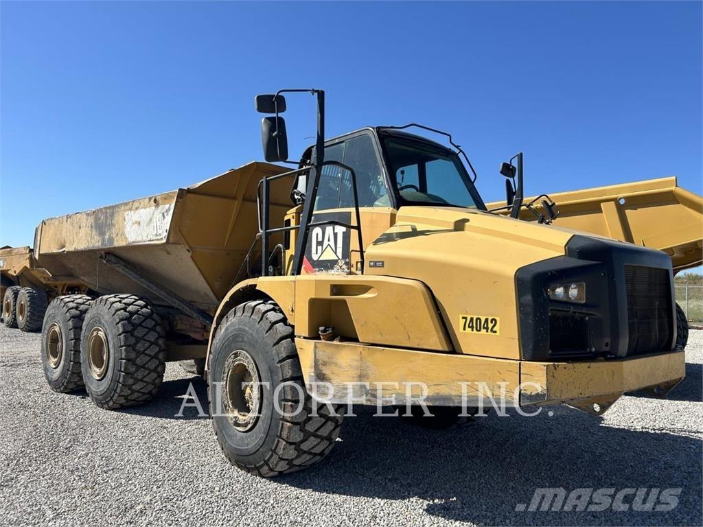 CAT 740B Dumper - Knickgelenk