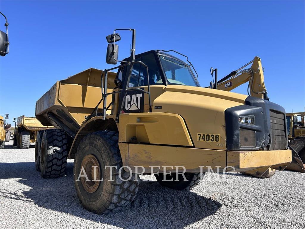 CAT 740B Dumper - Knickgelenk