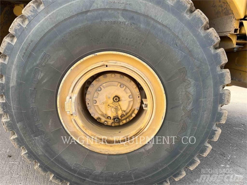 CAT 740B WT Wassertanker