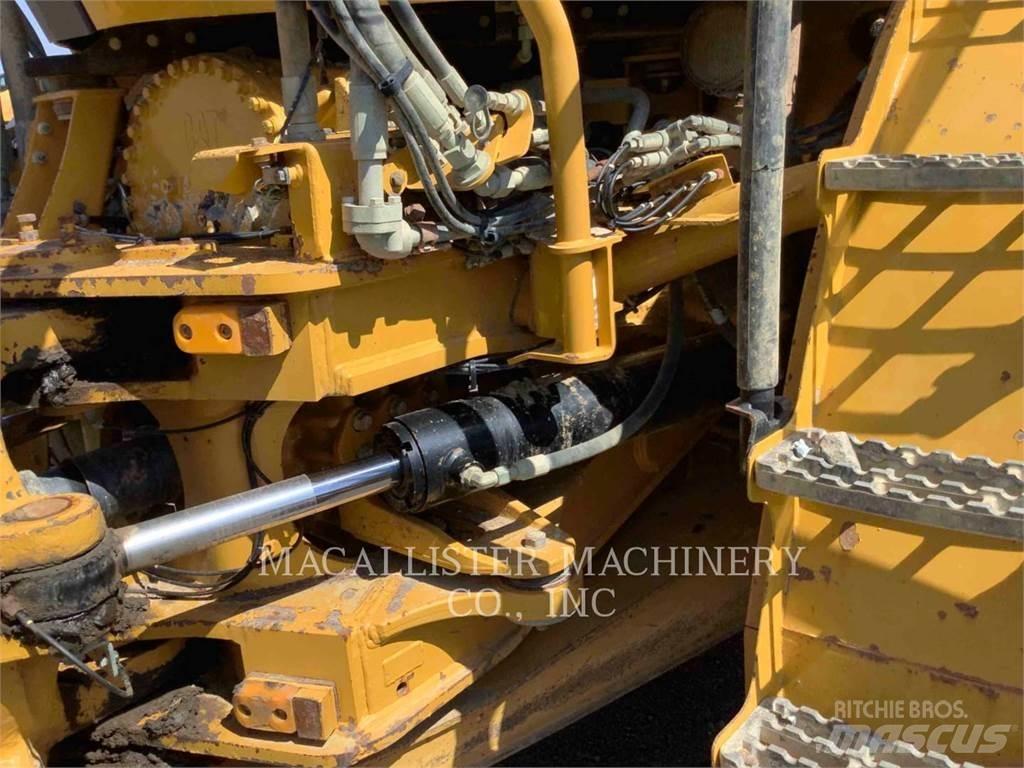 CAT 740GC Dumper - Knickgelenk
