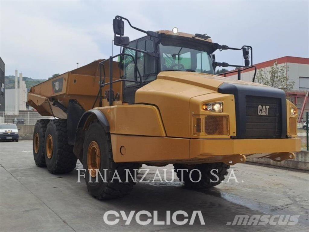 CAT 740GC Dumper - Knickgelenk