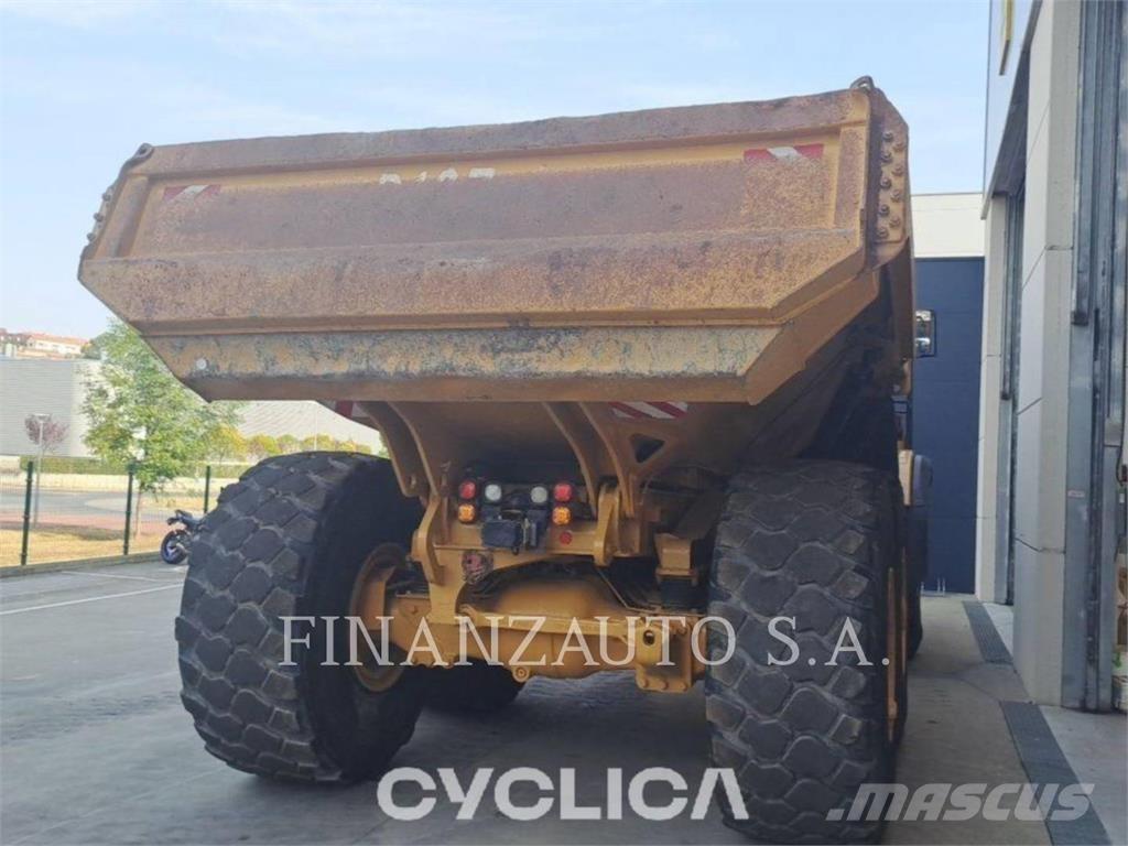 CAT 740GC Dumper - Knickgelenk