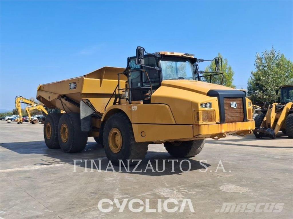CAT 740GC Dumper - Knickgelenk