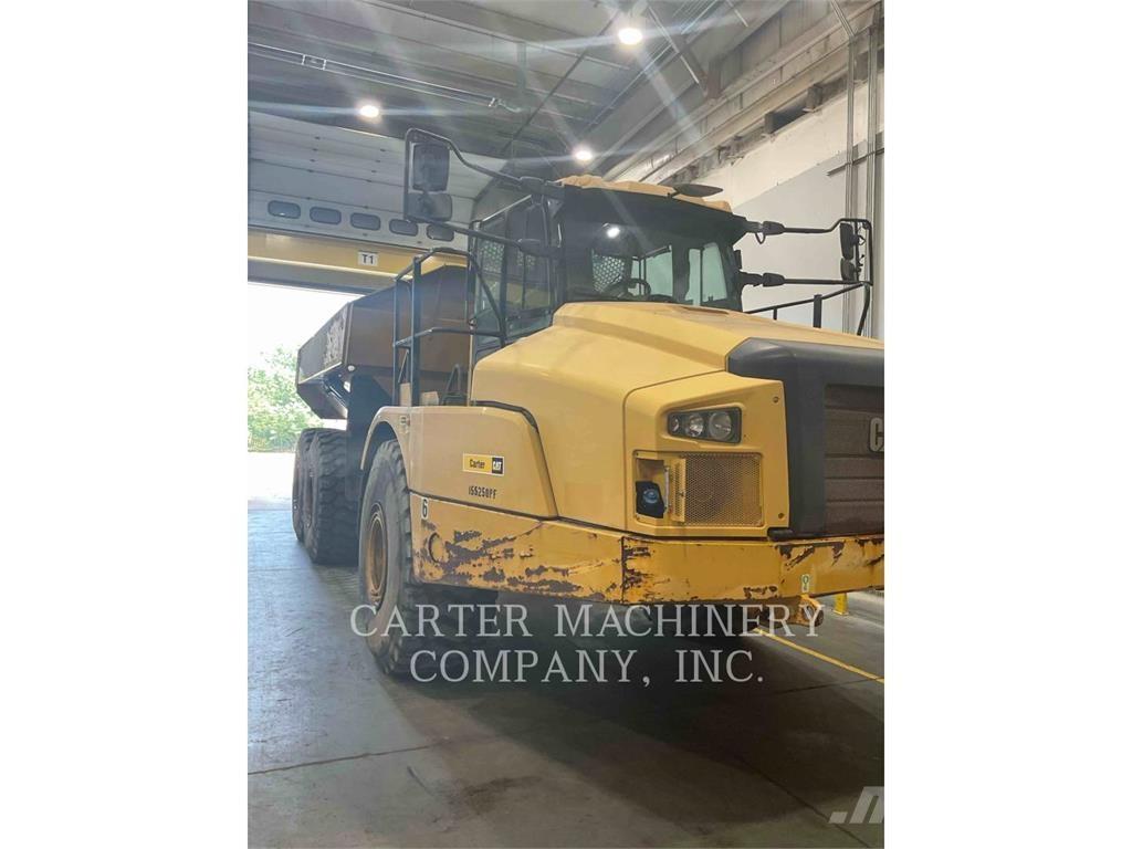 CAT 745 Dumper - Knickgelenk