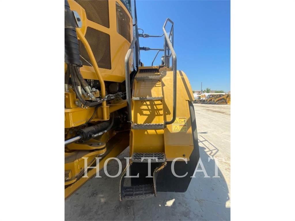CAT 745 Dumper - Knickgelenk