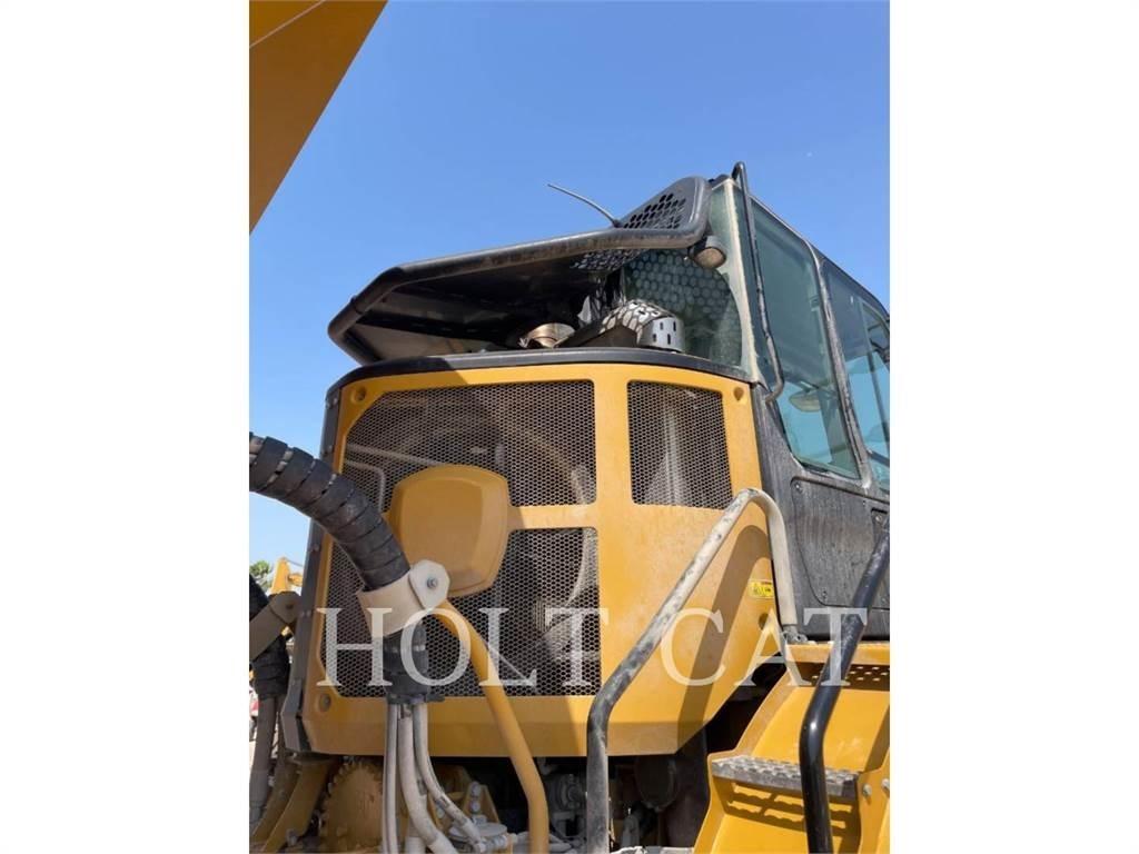 CAT 745 Dumper - Knickgelenk