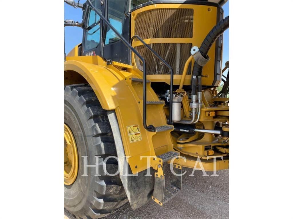 CAT 745 Dumper - Knickgelenk
