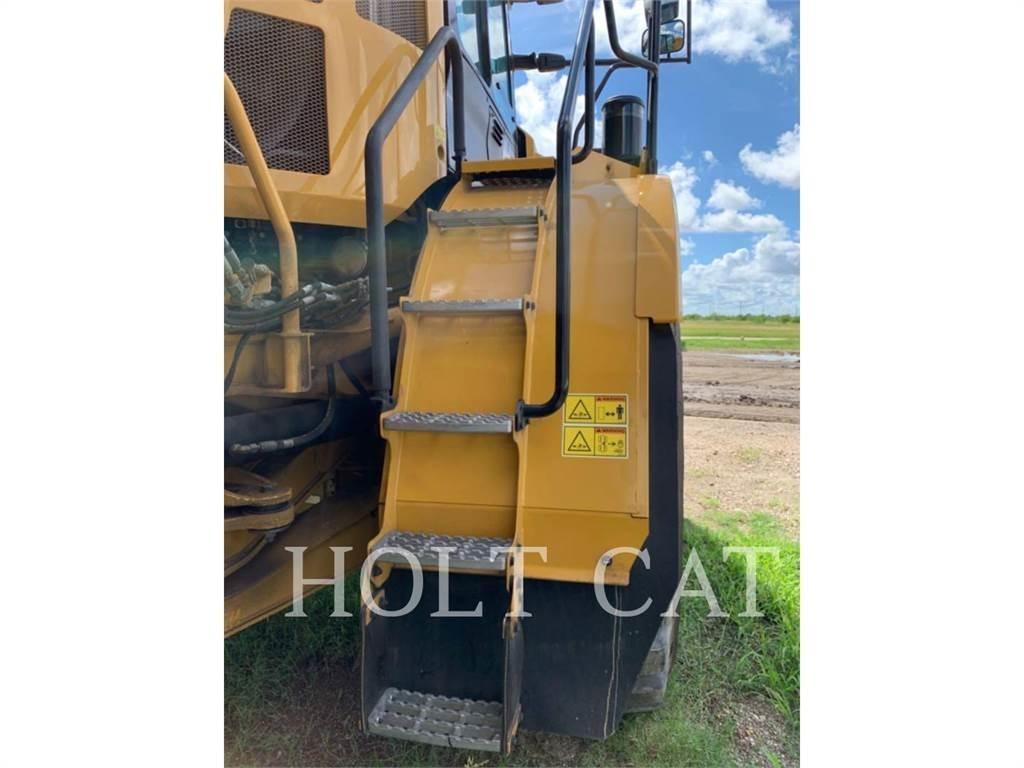 CAT 745 Dumper - Knickgelenk