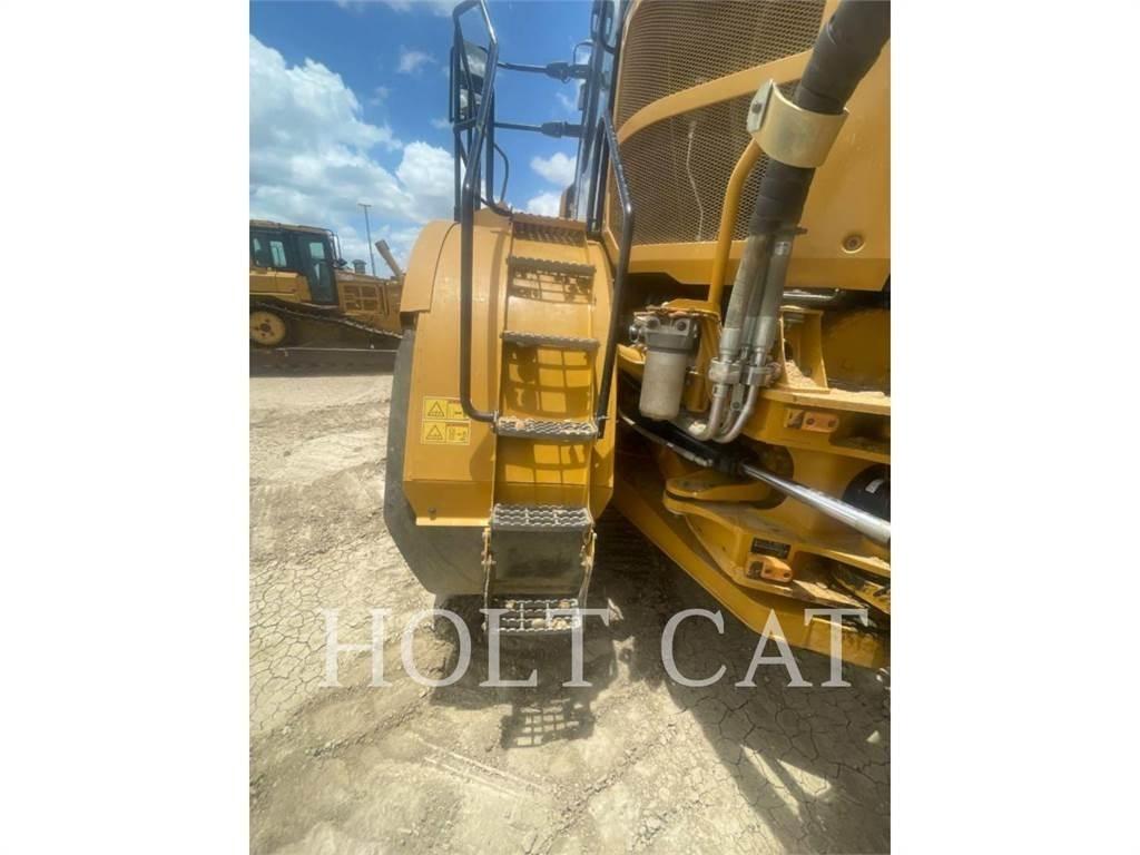 CAT 745 Dumper - Knickgelenk