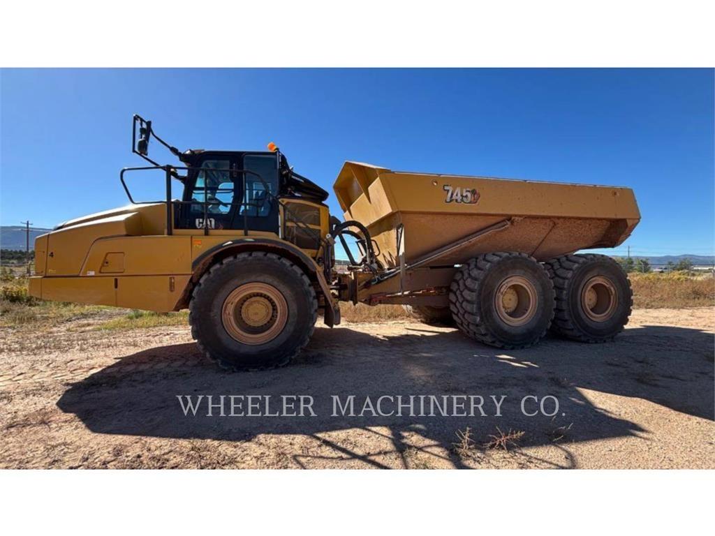 CAT 745 Dumper - Knickgelenk