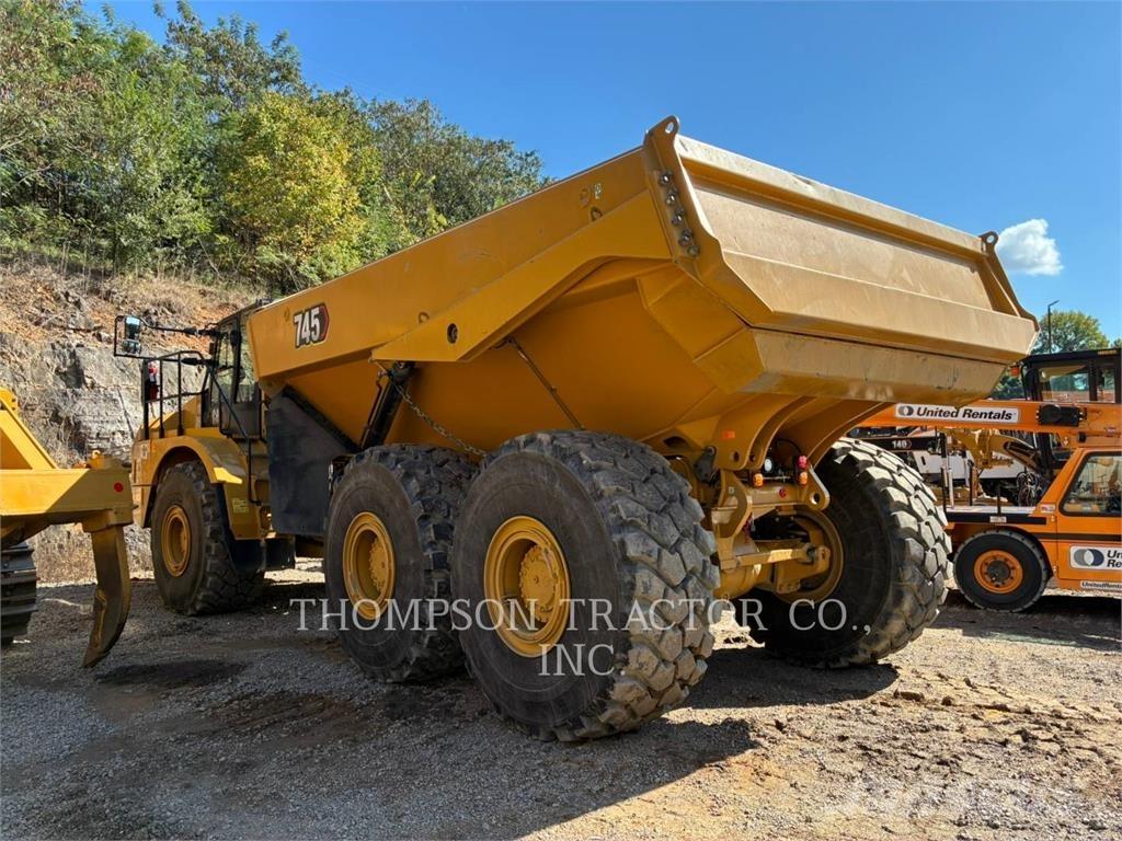 CAT 745 Dumper - Knickgelenk
