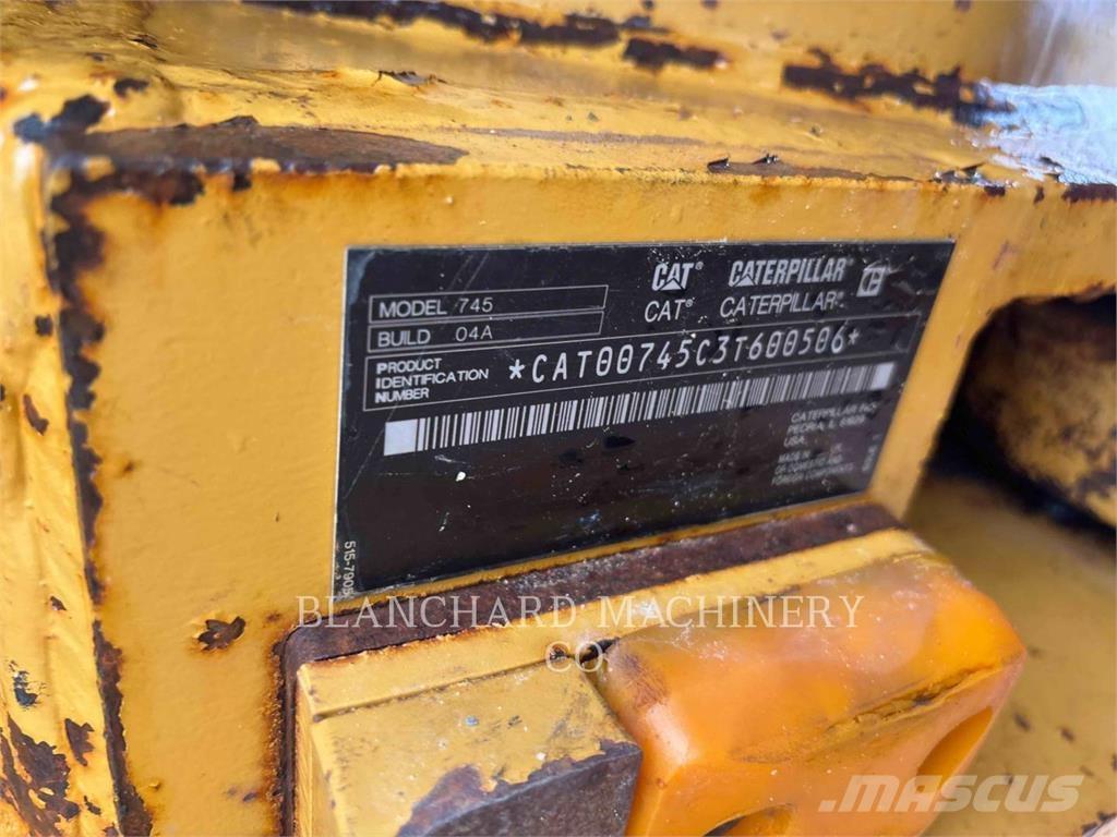 CAT 745 Dumper - Knickgelenk