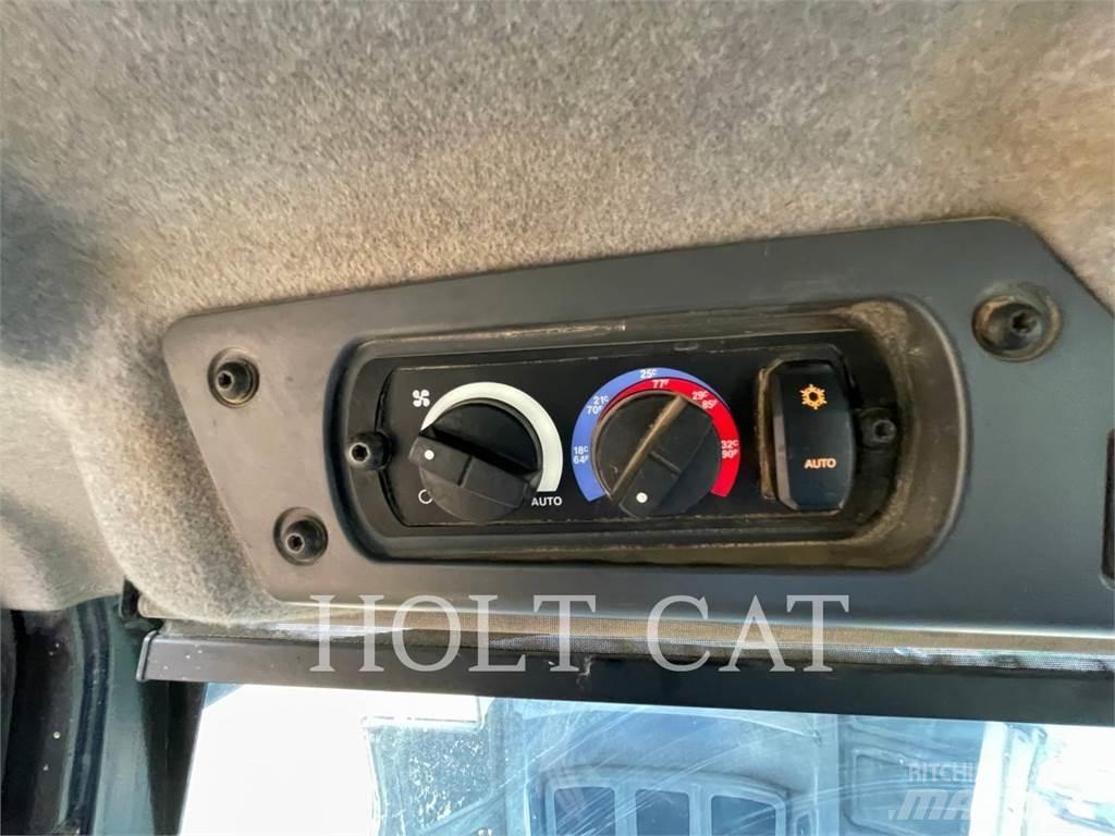 CAT 745-04 Dumper - Knickgelenk