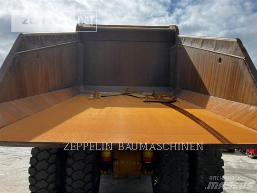 CAT 772G Dumper - Knickgelenk