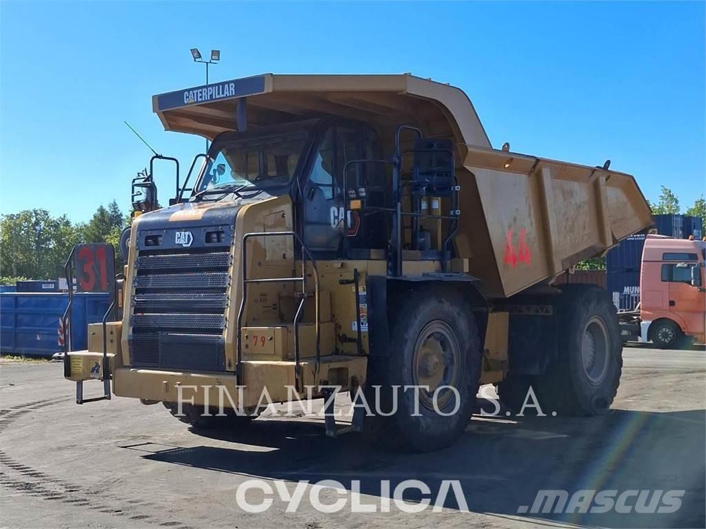 CAT 772G Dumper - Knickgelenk
