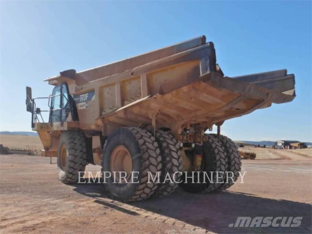 CAT 773F Dumper - Knickgelenk