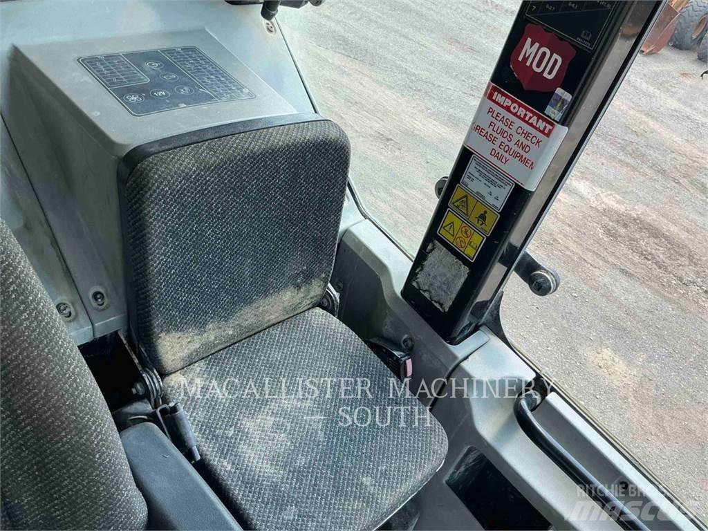 CAT 773F Dumper - Knickgelenk