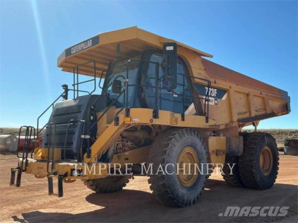 CAT 773F Dumper - Knickgelenk
