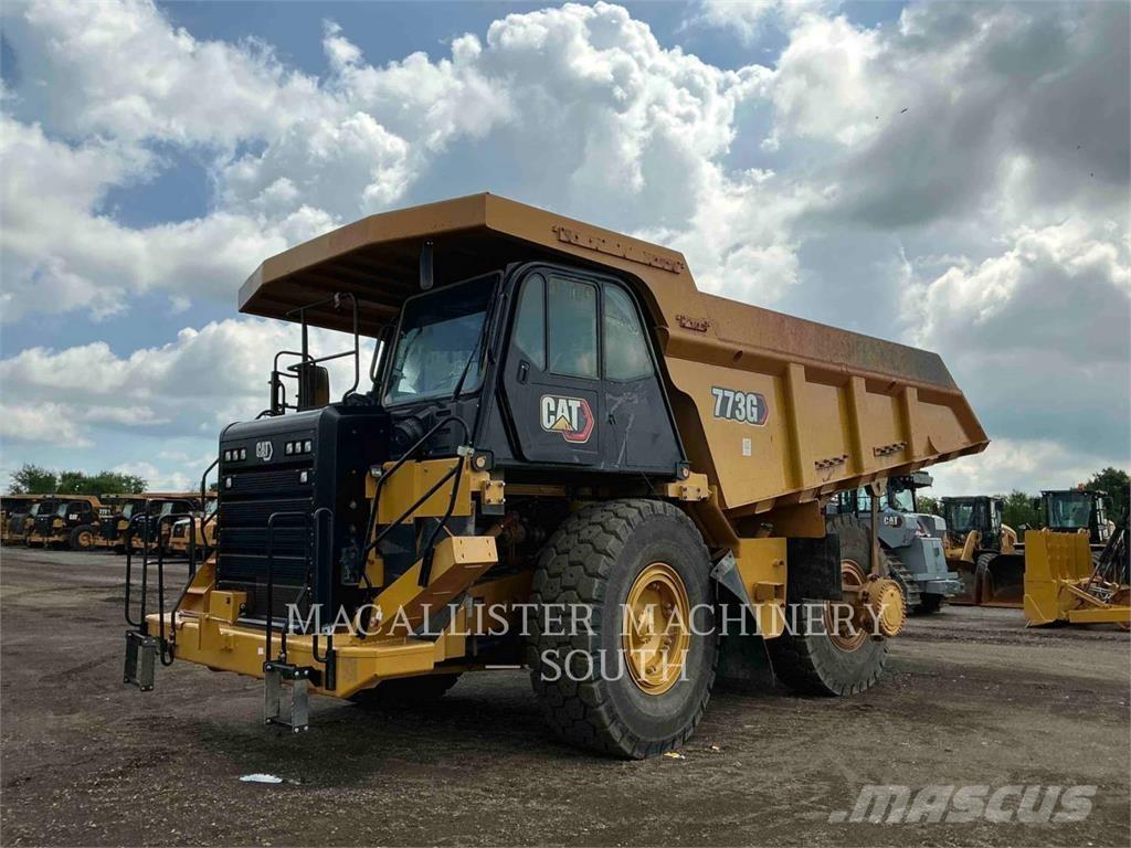 CAT 773G Dumper - Knickgelenk