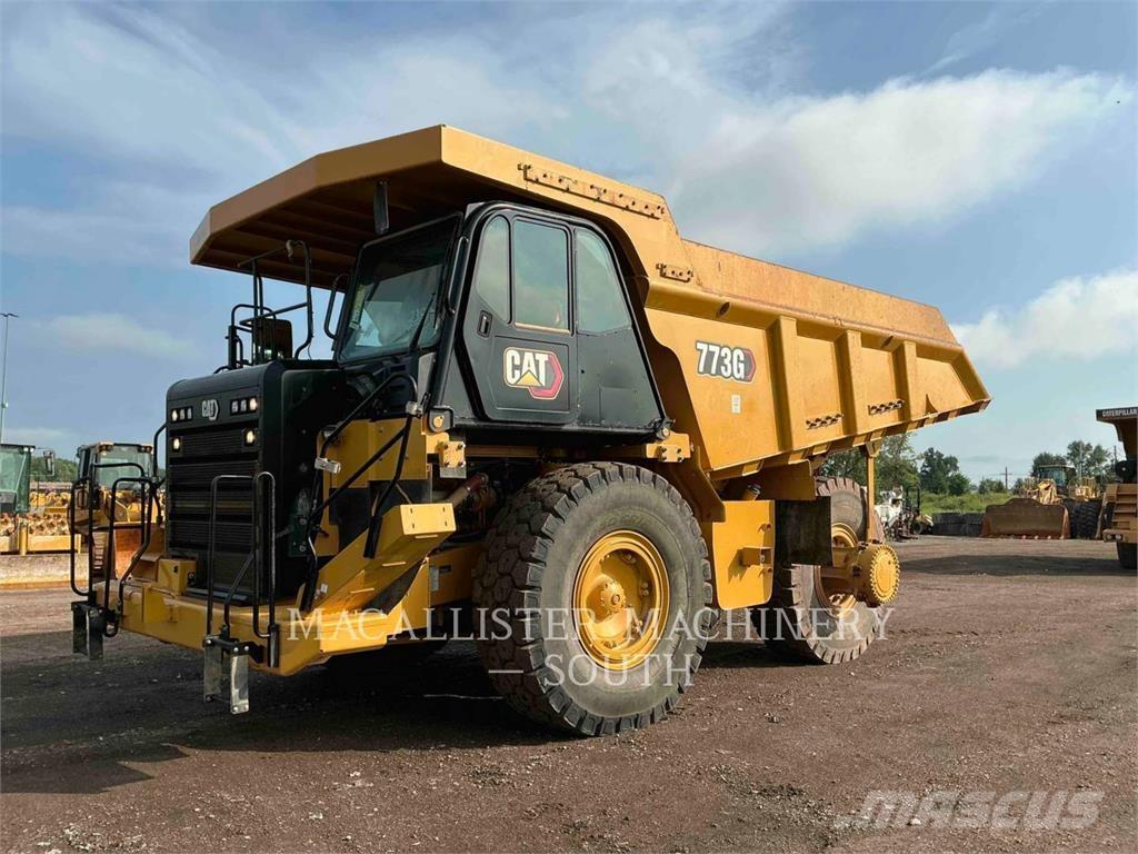 CAT 773G Dumper - Knickgelenk