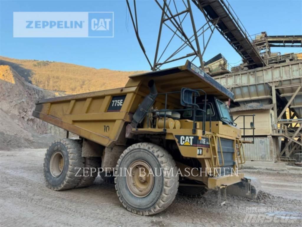 CAT 775E Dumper - Knickgelenk