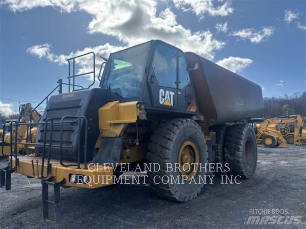 CAT 775F Wassertanker