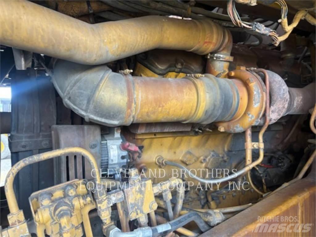 CAT 775F Wassertanker