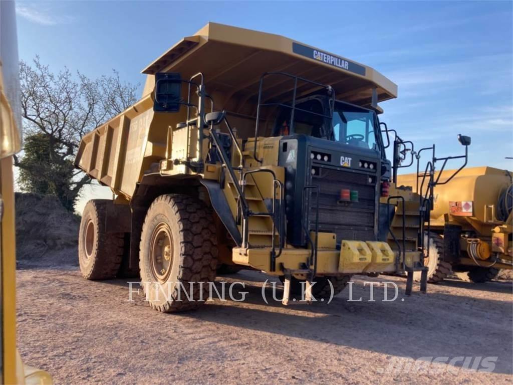 CAT 775G Dumper - Knickgelenk