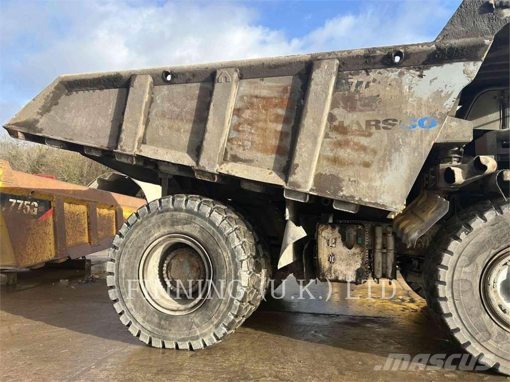 CAT 775G Dumper - Knickgelenk