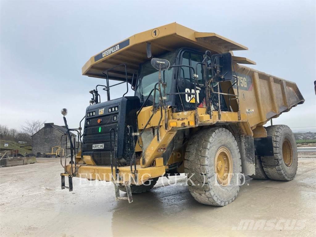 CAT 775G Dumper - Knickgelenk