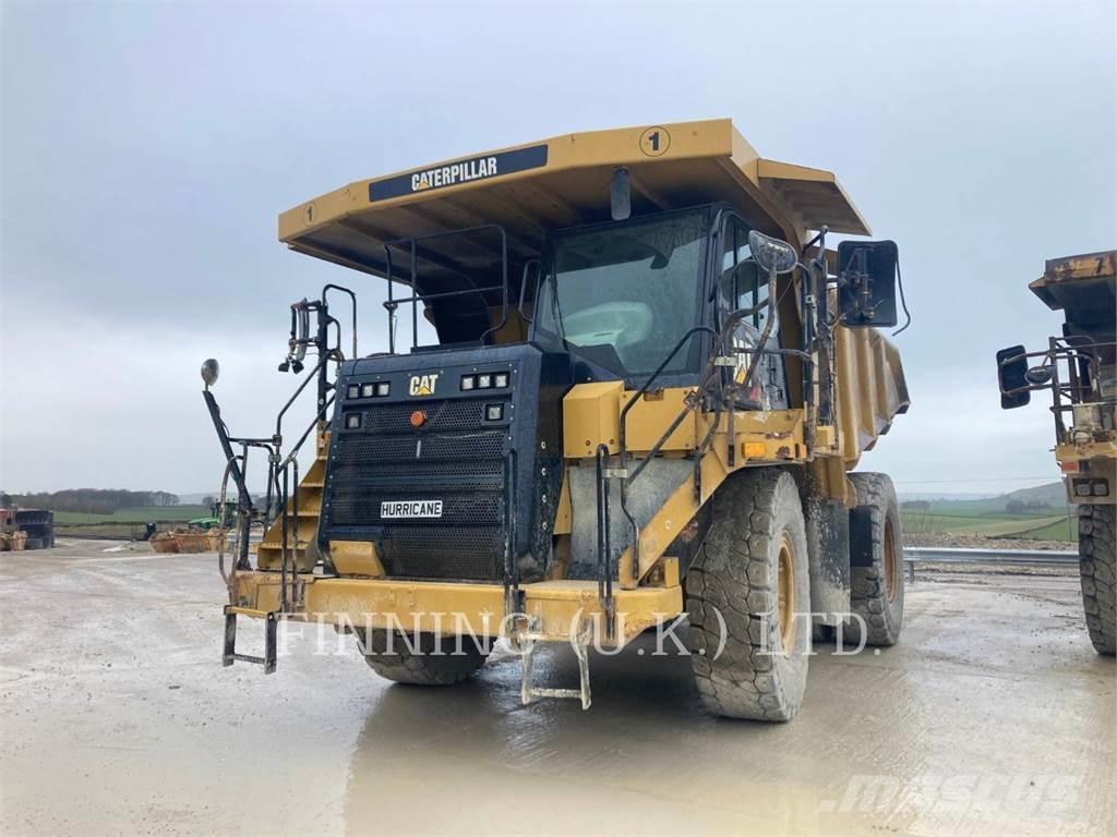 CAT 775G Dumper - Knickgelenk