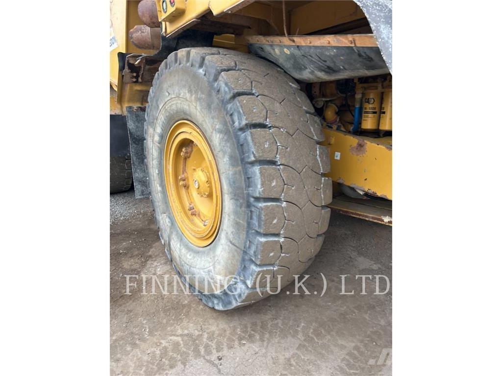 CAT 775G Dumper - Knickgelenk