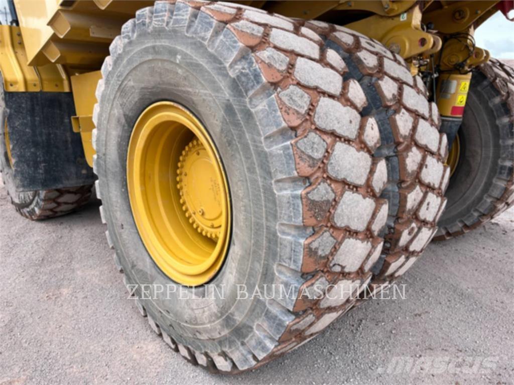CAT 775G Dumper - Knickgelenk