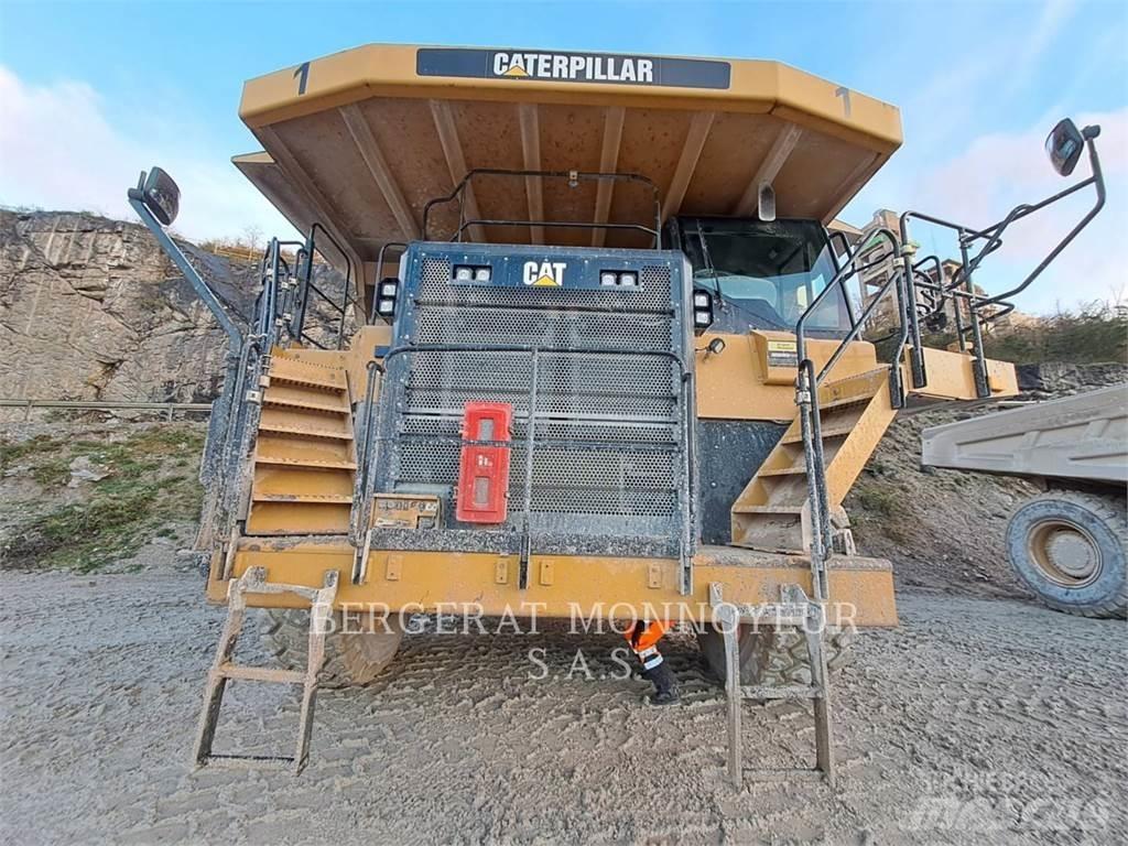 CAT 777G Dumper - Knickgelenk