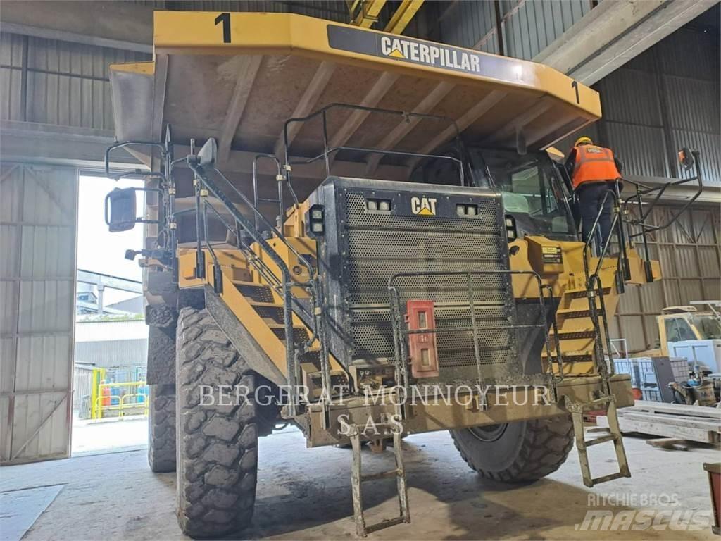 CAT 777G Dumper - Knickgelenk