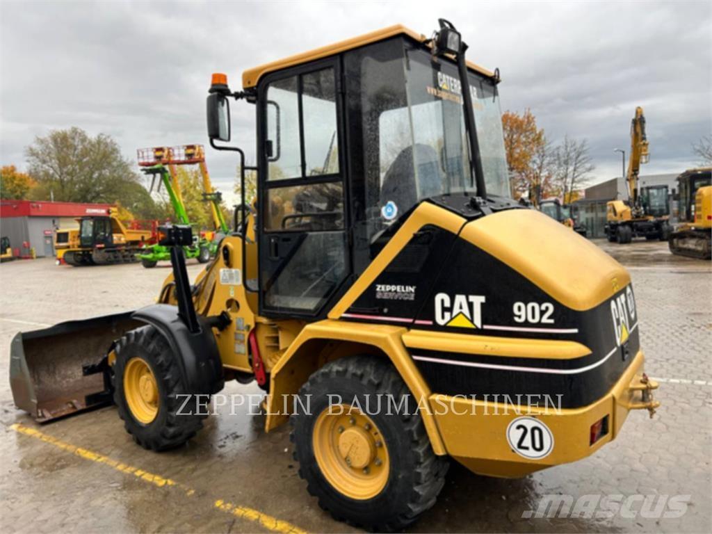 CAT 902 Radlader