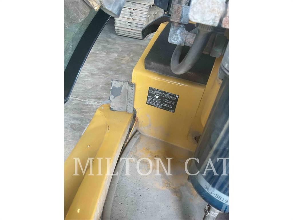 CAT 903D Radlader