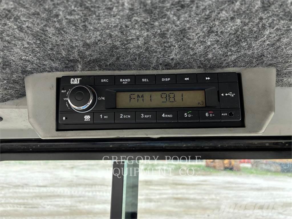 CAT 903D Radlader